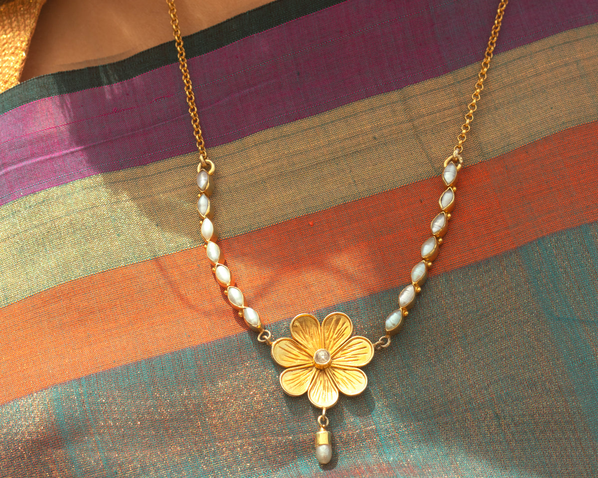 Blossom Pendant Pearl Necklace - EVM_N0043