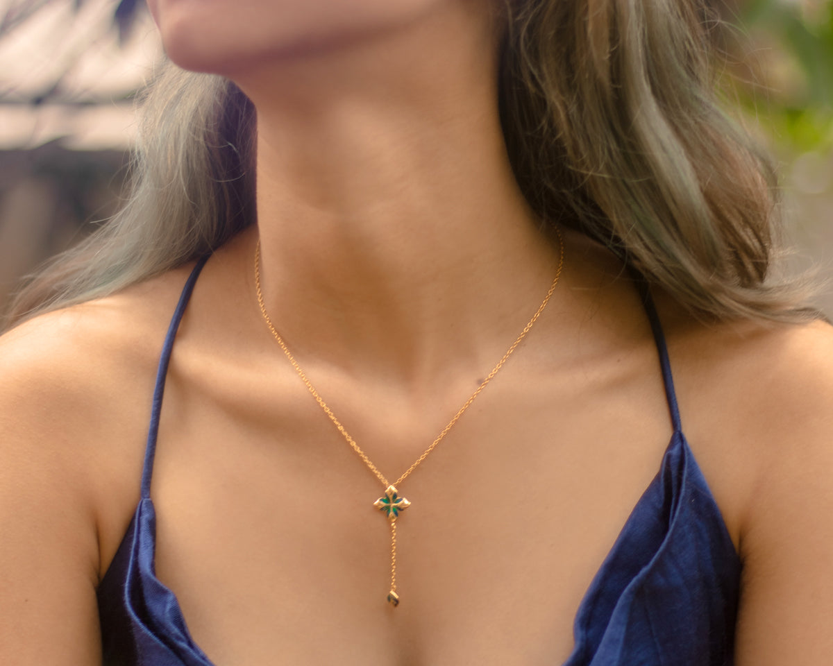 Timeless Teardrop Gold Pendant Necklace - EVM_P0001